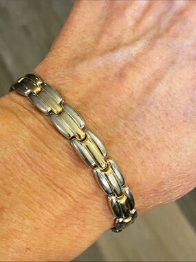 Unisex Magnetic Therapy Bracelet Two Tone Silver Gold Tone 8”